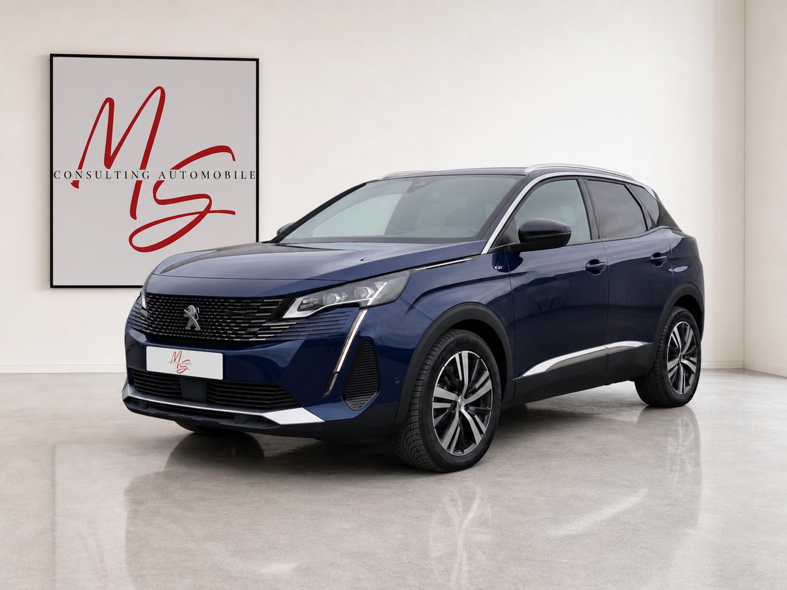 SUV bleu dans une vitrine automobile virtuelle avec logo au mur — photo mise en scène